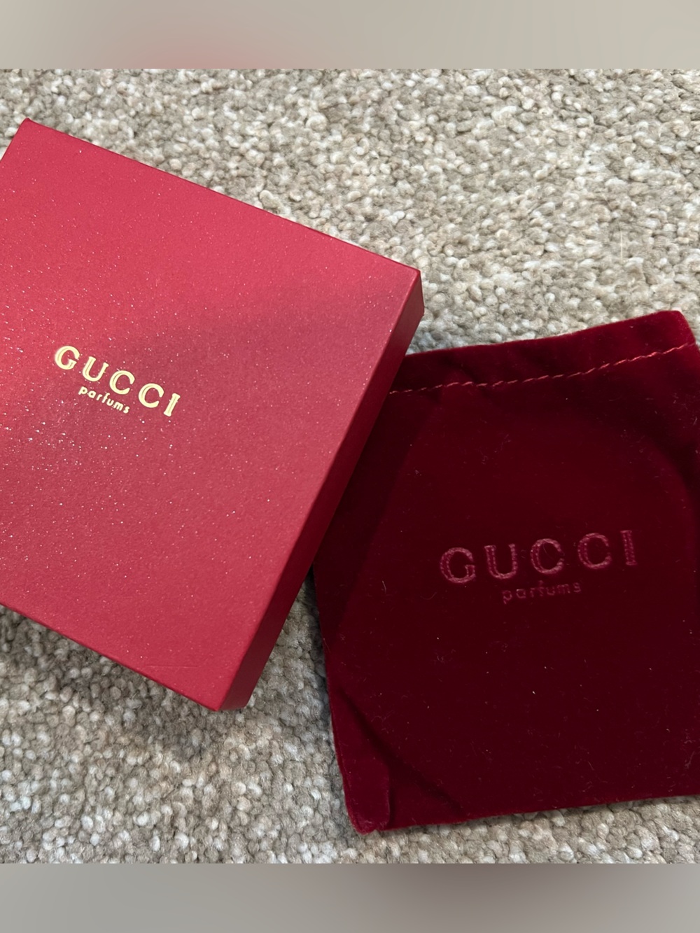 Gucci Gold Compact with Red Box - Picture 5 of 5
